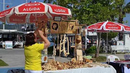 El Emeği Standları Beşkaza Meydanı'nda