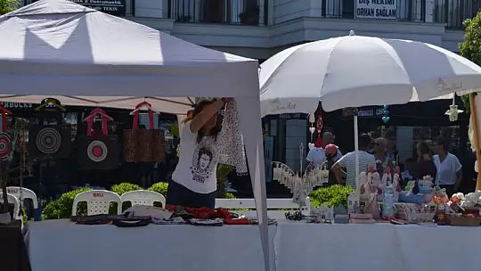 El Emeği Standları Beşkaza Meydanı'nda