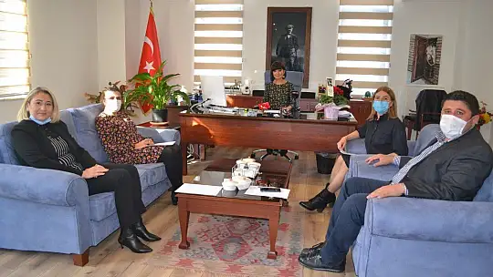 Hoşafçı, 'Türk Kadınına Seçme Ve Seçilme Hakkı Verilmesini Atatürk'e Borçluyuz' 