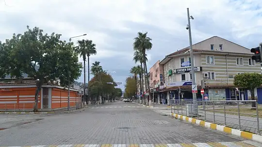 56 saatlik kısıtlamada denize bile girdiler