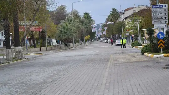 56 saatlik kısıtlamada denize bile girdiler