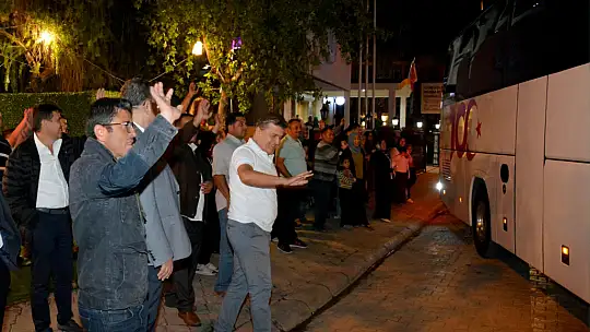 Öğrenciler Ata'nın huzuruna çıktı