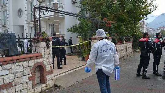 10 yıllık eşini bıçakla öldürdü