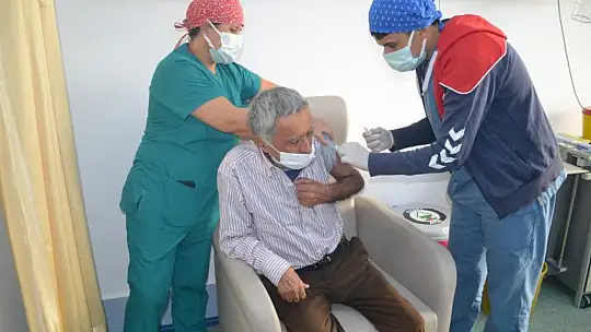 Vatandaşlar için aşı odaları hazır