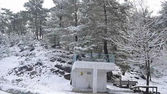 Fethiye ve Seydikemer'in yüksek kesimlerinde kar yağışı etkili oldu 