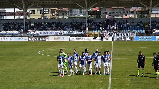 ŞİMŞEKLER EVİNDE PUAN ALAMADI