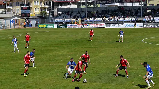 ŞİMŞEKLER EVİNDE PUAN ALAMADI