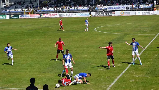 ŞİMŞEKLER EVİNDE PUAN ALAMADI