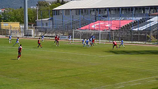 ŞİMŞEKLER EVİNDE PUAN ALAMADI