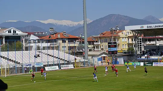 ŞİMŞEKLER EVİNDE PUAN ALAMADI