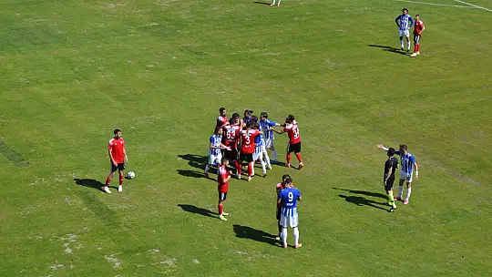 ŞİMŞEKLER EVİNDE PUAN ALAMADI