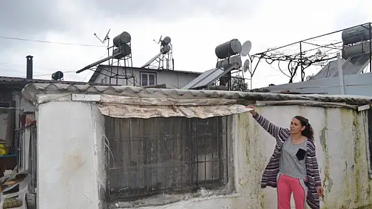 3 çocuğuyla bu evde yaşıyor 