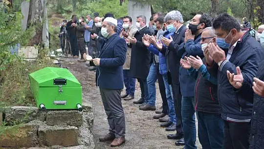 Eski Başkan Son Yolculuğuna Uğurlandı