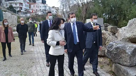 Vali Tavlı antik tiyatro hakkında bilgiler aldı 