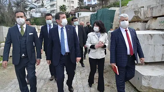 Vali Tavlı antik tiyatro hakkında bilgiler aldı 