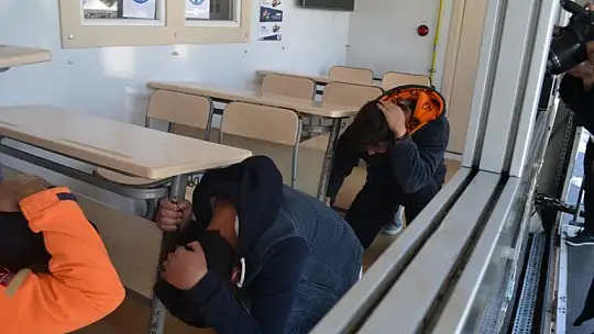 AFAD'ın deprem tırı Fethiye'de