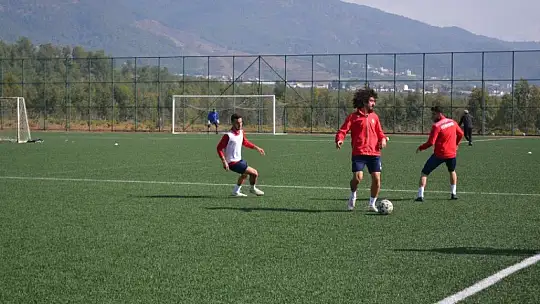 Fethiyespor suni çimde hazırlanıyor 