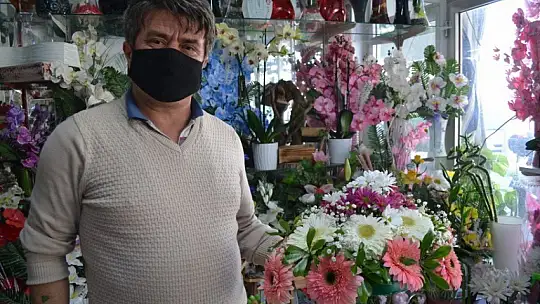 Çiçekçiler Sevgililer Günü'ne hazır 