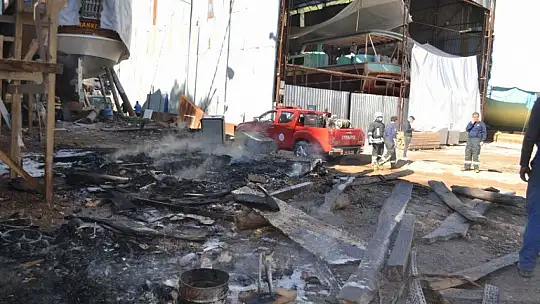 İtfaiye ekipleri kısa sürede söndürdü 