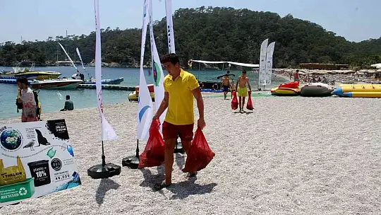 Dünyaca ünlü plajda deniz dibi temizliği