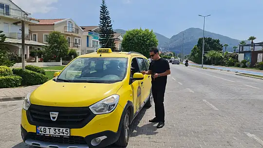 Ticari Taksiler Sivil ve Resmi Polisler Tarafından Denetlendi