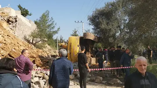 İŞ MAKİNASI AŞAĞI DÜŞTÜ 1 KİŞİ HAYATINI KAYBETTİ
