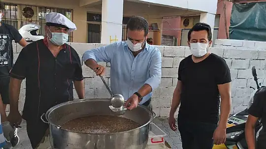 Muhtarlardan aşure etkinliği