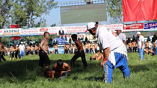 Seki Yağlı Pehlivan Güreşleri Minikler Kategorisinde Başladı