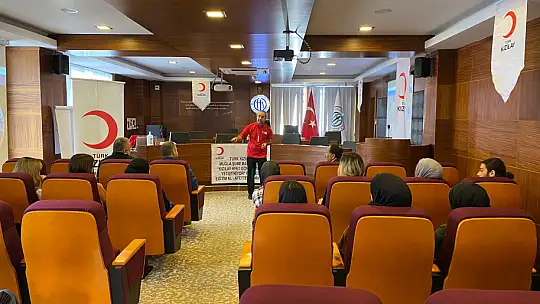 KIZILAY'DAN AFET GÖNÜLLÜLERİ EĞİTİM PROJESİ