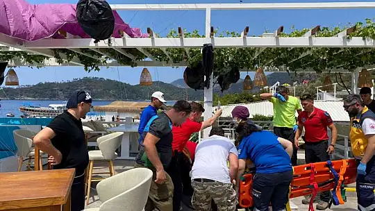 Eğlence mekanı çatısına düşen paraşütçü yaralandı