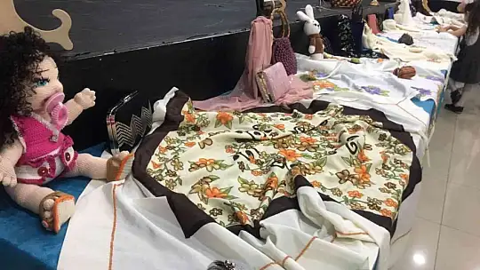 El sanatları sergisi, Halk Eğitimi Merkezi'nde açıldı