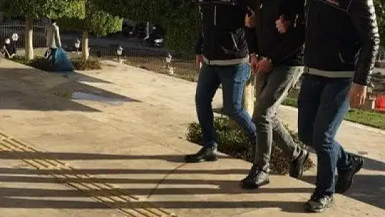 Emlakçı kokain satıcısı çıktı, polisten kaçamadı