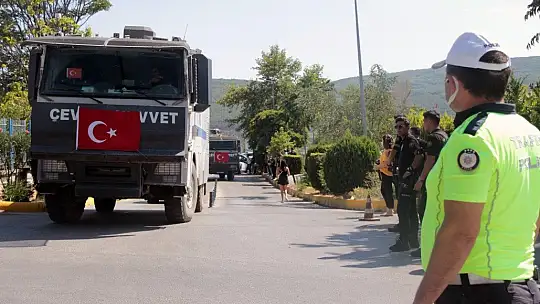 Emniyet'in 'alev savaşçıları'na görkemli uğurlama