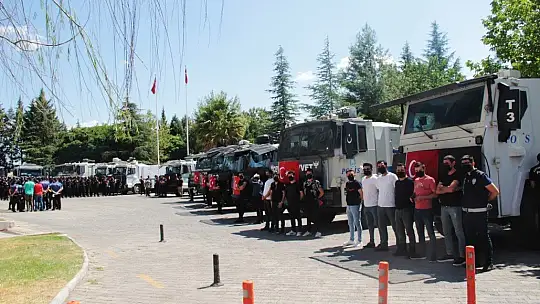 Emniyet'in 'alev savaşçıları'na görkemli uğurlama