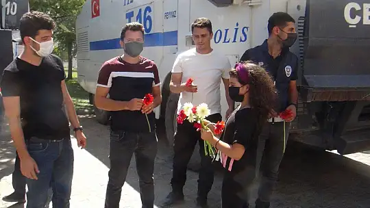 Emniyet'in 'alev savaşçıları'na görkemli uğurlama