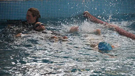 Engellerini sporlar aşıyorlar