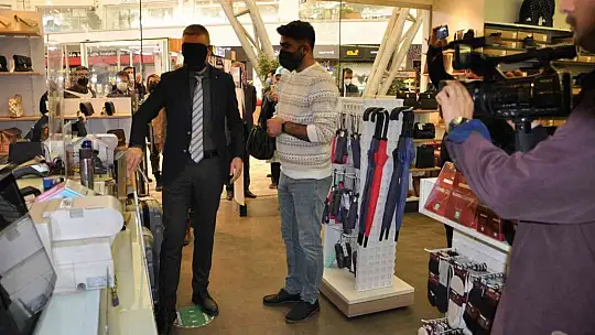 Engelliler gününde kaymakamın gözü, müdürün kolu bağlandı