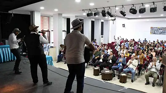 Engelliler performanslarıyla ayakta alkışlandı