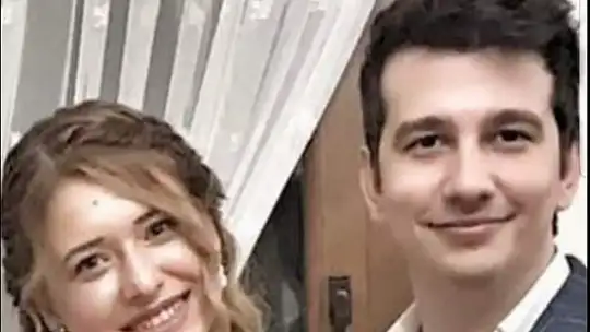 EŞİYLE ENKAZ ALTINDA HAYATINI KAYBEDEN HATİCE ÖĞRETMEN SON YOLCULUĞUNA UĞURLANDI