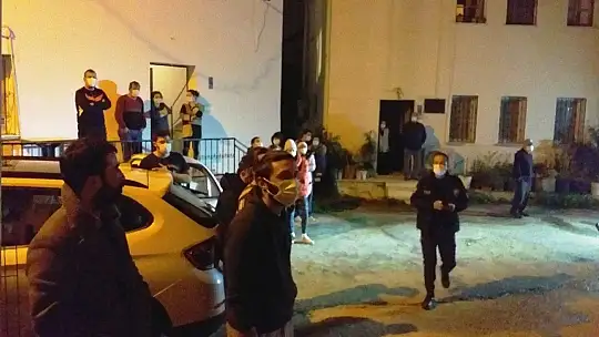 Evi küle dönen yaşlı kadın kedileri için gözyaşlarına boğuldu