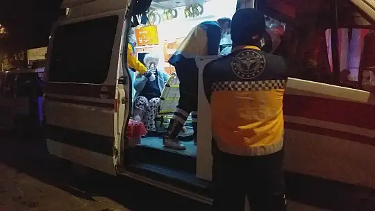 Evi küle dönen yaşlı kadın kedileri için gözyaşlarına boğuldu