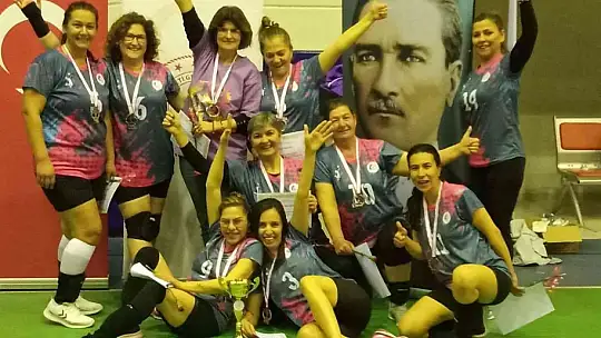 Evimin sultanları kadın voleybol turnuvasında Köyceğiz ikinci oldu
