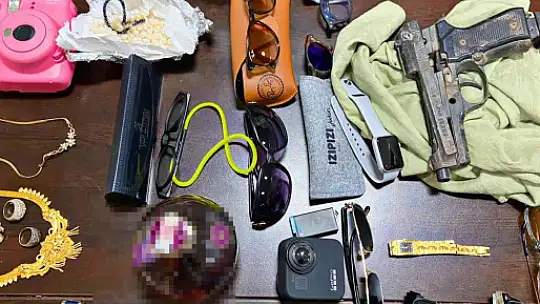 EVİN ALTINI ÜSTÜNE GETİRİP, 1 MİLYONLUK HIRSIZLIK GERÇEKLEŞTİRDİLER