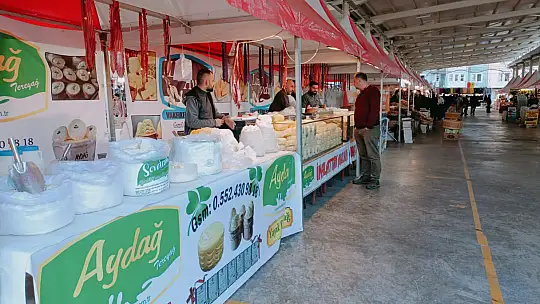 YÖRESEL LEZZETLERİN BİRİ GİDİYOR, BİRİ GELİYOR