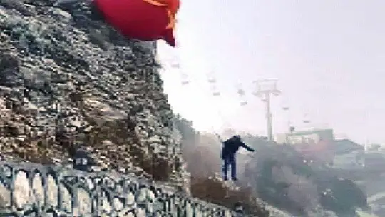 Festivaldeki paraşüt kazaları kameralara yansıdı