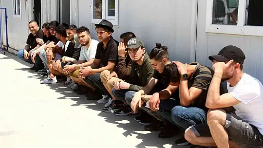 Fethiye'de 25 düzensiz göçmen yakalandı