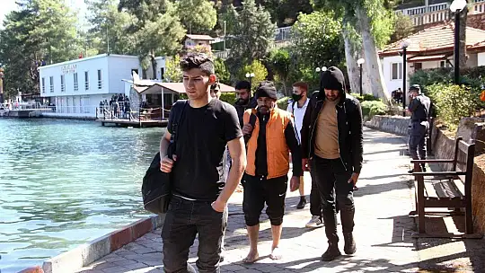 Fethiye'de 254 düzensiz göçmen yakalandı