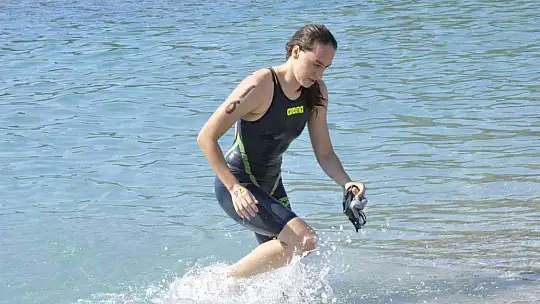 FETHİYE'DE 3. SPOR FESTİVALİ AÇIK SU YÜZME YARIŞI YAPILDI