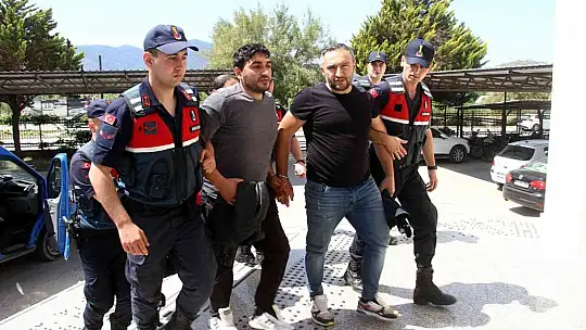 Fethiye'de göçmen kaçakçılığı iddiasıyla 2 şüpheli tutuklandı