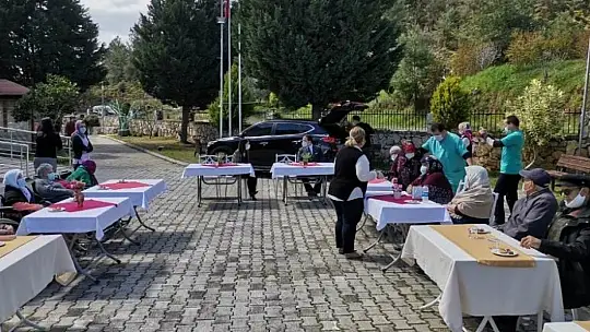 Fethiye'de Huzur Evi sakini opera seslendirdi